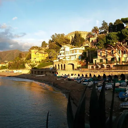 Con Giardino, Terrazzo E Garage A Due Passi Dal Mare E Dalle Cinqueterre Levanto